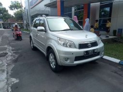 Jawa Timur, jual mobil Toyota Rush G 2011 dengan harga terjangkau 3