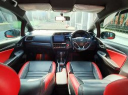 Jual Honda Jazz RS 2017 harga murah di Jawa Timur 9