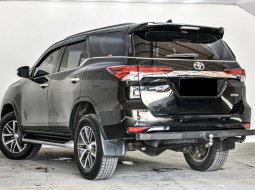 Jual Mobil Bekas Toyota Fortuner VRZ 2018 di Depok 2