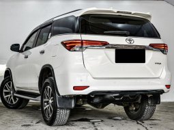 Jual Mobil Bekas Toyota Fortuner VRZ 2018 di Depok 4