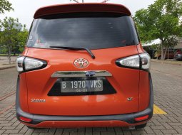 Jual mobil Toyota Sienta V 2017 terbaik, Tangerang Selatan 6