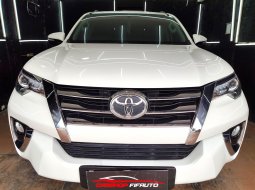 Dijual Cepat Toyota Fortuner VRZ 2.4 AT 2017 Putih, DKI Jakarta 5