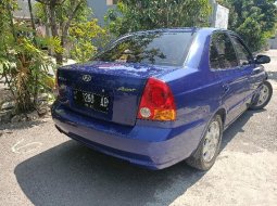 Dijual cepat Hyundai Accent Verna GLS 2003 bekas, Jawa Timur 5