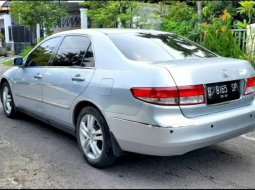 Mobil Honda Accord 2004 VTi-L terbaik di Jawa Timur 6