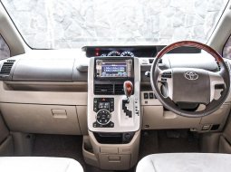 Jual Mobil Bekas Toyota NAV1 V 2013 di Depok 1