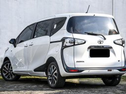 Jual Mobil Bekas Toyota Sienta V 2018 di Depok 4