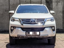 Jual Mobil Bekas Toyota Fortuner VRZ 2018 di Depok 1