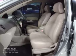 Mobil Toyota Vios 2013 G dijual, Jawa Timur 12