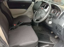Jual Daihatsu Luxio D 2016 harga murah di Jawa Barat 4
