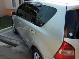 Mobil Nissan Livina 2011 XR dijual, Jawa Tengah 6