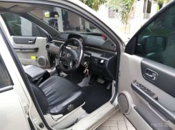 Jual Nissan X-Trail 2.5 2005 harga murah di Jawa Timur 1