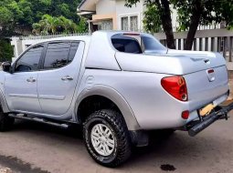 Mobil Mitsubishi Triton 2012 terbaik di DKI Jakarta 3