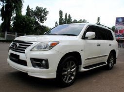 Dijual cepat Lexus LX 570 2012 bekas, DKI Jakarta 11