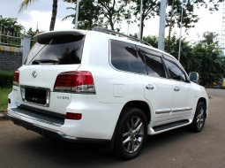 Dijual cepat Lexus LX 570 2012 bekas, DKI Jakarta 7