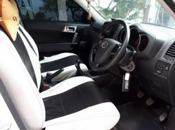 Jual Mobil Daihatsu Terios R 2017 di Bekasi 4