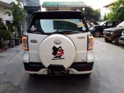 Jual Mobil Daihatsu Terios R 2017 di Bekasi 1