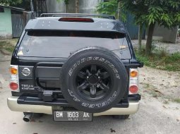 Jual mobil Nissan Terrano Kingsroad F2 2004 bekas, Riau 6