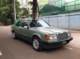 Jual mobil bekas murah Mercedes-Benz 300E 1991 di DKI Jakarta 2