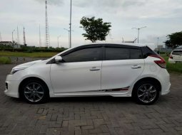 Toyota Yaris 2015 Jawa Timur dijual dengan harga termurah 11