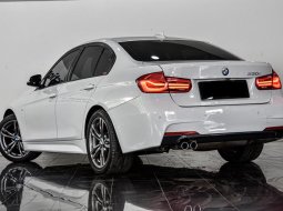 Jual Mobil Bekas BMW 3 Series 330i 2018 di DKI jakarta 3