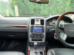 Jual mobil Chrysler 300 2011 bekas, DKI Jakarta 12