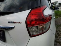 Toyota Yaris 2015 Jawa Timur dijual dengan harga termurah 3