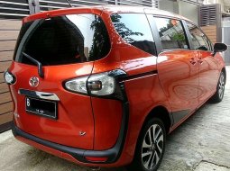 Jual cepat Toyota Sienta V 2016 di DKI Jakarta 1