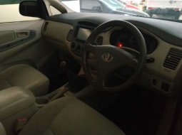 Dijual Cepat Toyota Kijang Innova 2.0 G 2005 di DIY Yogyakarta 4