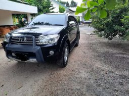 Mobil Toyota Fortuner 2011 G terbaik di Pulau Riau 5