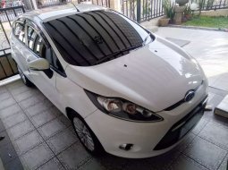 Dijual mobil bekas Ford Fiesta Trend, DKI Jakarta  9
