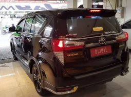 Jual mobil Toyota Kijang Innova Q 2018 bekas, Jawa Timur 8