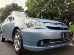 Jawa Barat, Honda Stream 1.7 2004 kondisi terawat 4