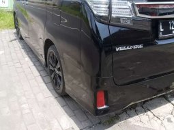 Mobil Toyota Vellfire 2015 G dijual, Jawa Tengah 8