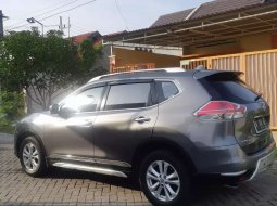 Jawa Timur, Nissan X-Trail 2015 kondisi terawat 6