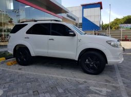 Jual mobil Toyota Fortuner V 2010 bekas, Sumatra Barat 9