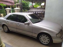 Dijual mobil bekas Mercedes-Benz C-Class C 180, Bali  5