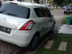 Mobil Suzuki Swift 2013 GX dijual, Jawa Timur 5