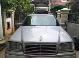 Dijual mobil bekas Mercedes-Benz C-Class C 180, Bali  4