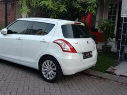 Mobil Suzuki Swift 2013 GX dijual, Jawa Timur 3