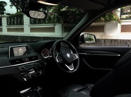 Jual cepat mobil BMW X1 XLine 2017 Antik Warranty Garansi, Jawa Timur Surabaya 2