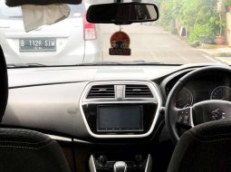 Jual mobil bekas murah Suzuki SX4 S-Cross 2017 di Jawa Barat 3