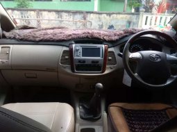 Jual Toyota Kijang Innova V 2012 harga murah di Aceh 4