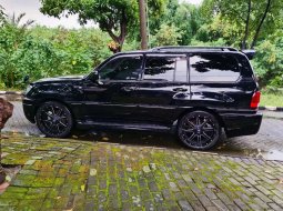 Mobil Toyota Land Cruiser 2006 terbaik di Jawa Timur 19