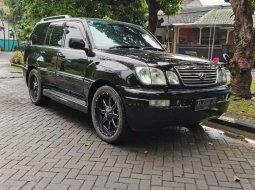 Mobil Toyota Land Cruiser 2006 terbaik di Jawa Timur 14