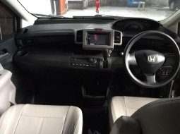 Honda Freed 2010 Bali dijual dengan harga termurah 3