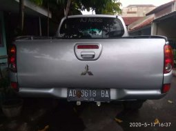 Jual Mitsubishi Triton 2011 harga murah di Jawa Tengah 2