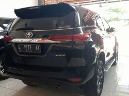 Jual mobil bekas murah Toyota Fortuner VRZ 2017 di Jawa Timur 3