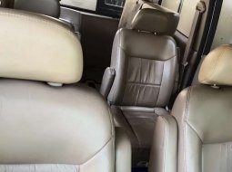 Mobil Nissan Serena 2004 Highway Star terbaik di Jawa Barat 1