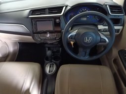 Dijual cepat mobil Honda Mobilio E AT 2017 di Bekasi 2
