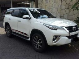 Dijual mobil bekas Toyota Fortuner VRZ, Jawa Timur  4